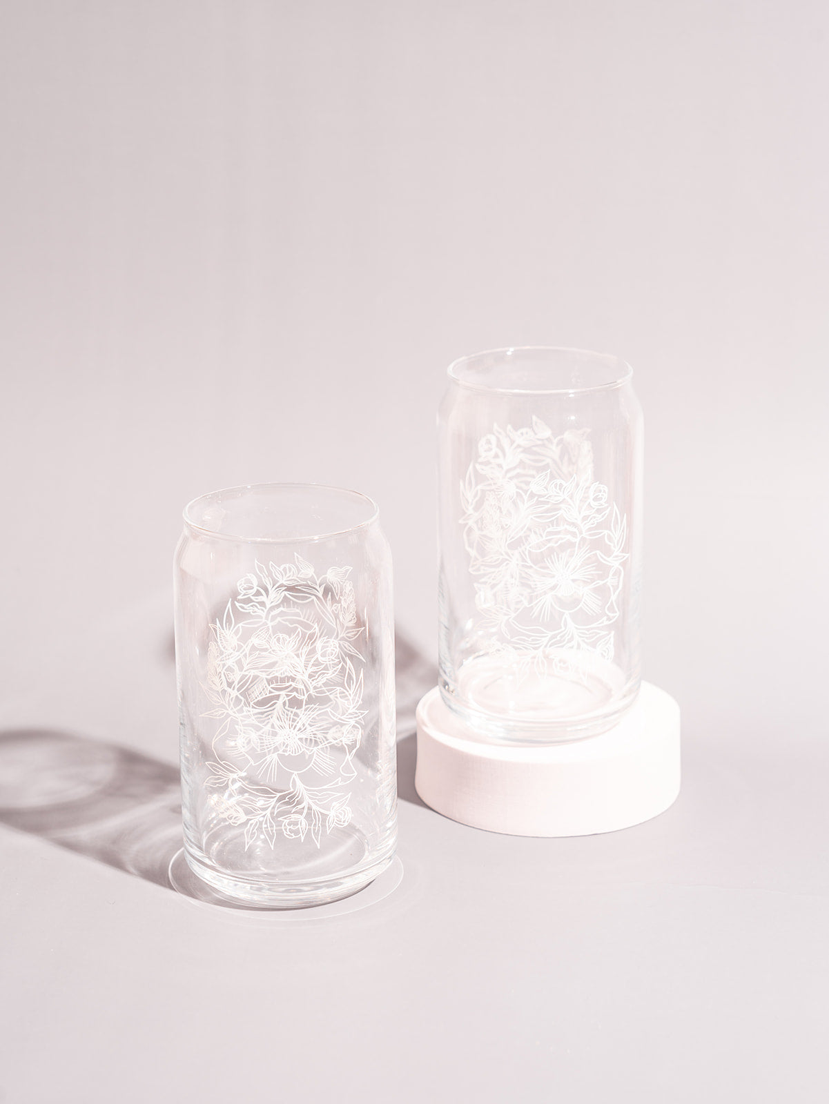 white peony design floral soda can glass