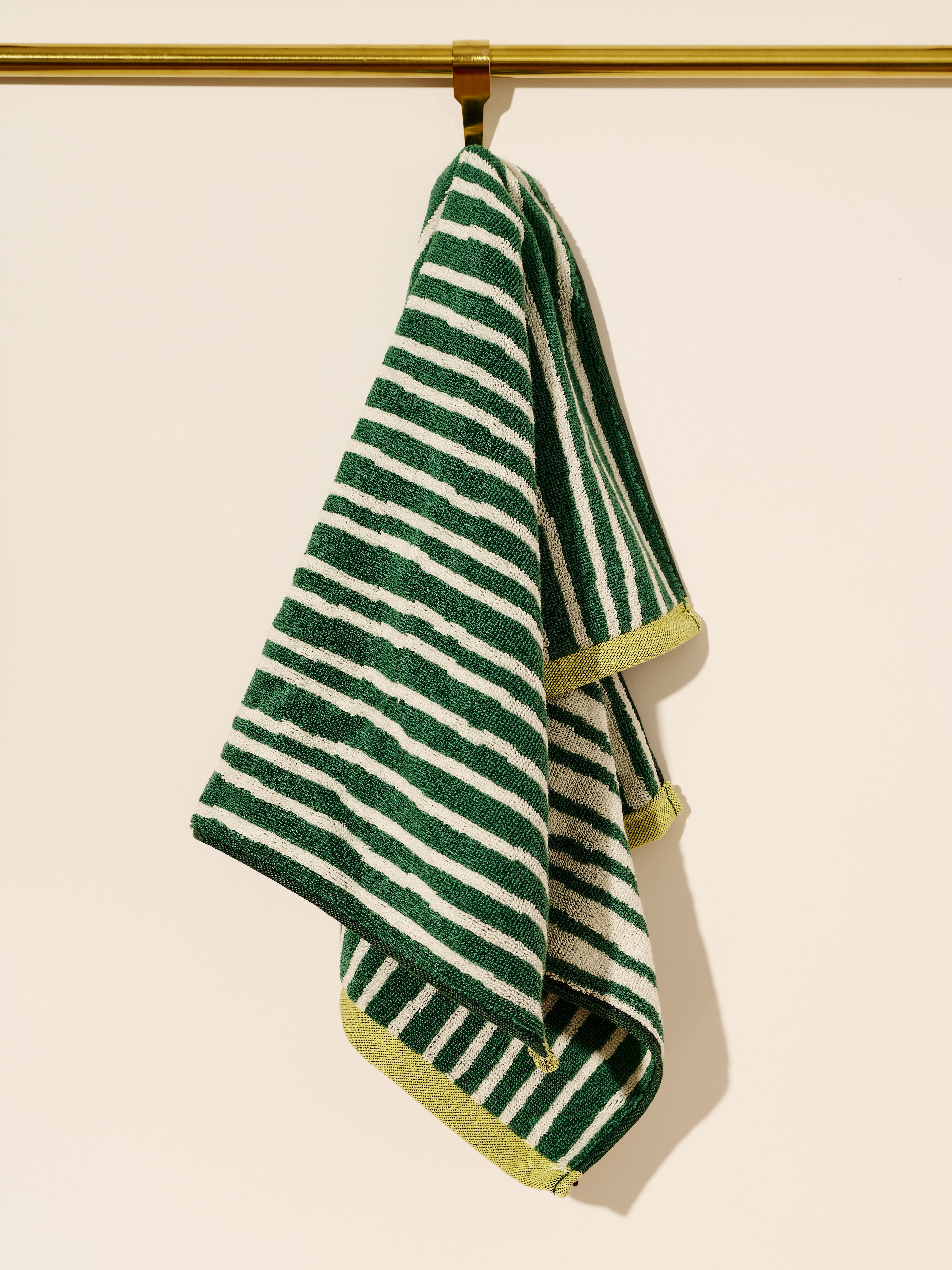 SECONDS Tagless Terry Towel