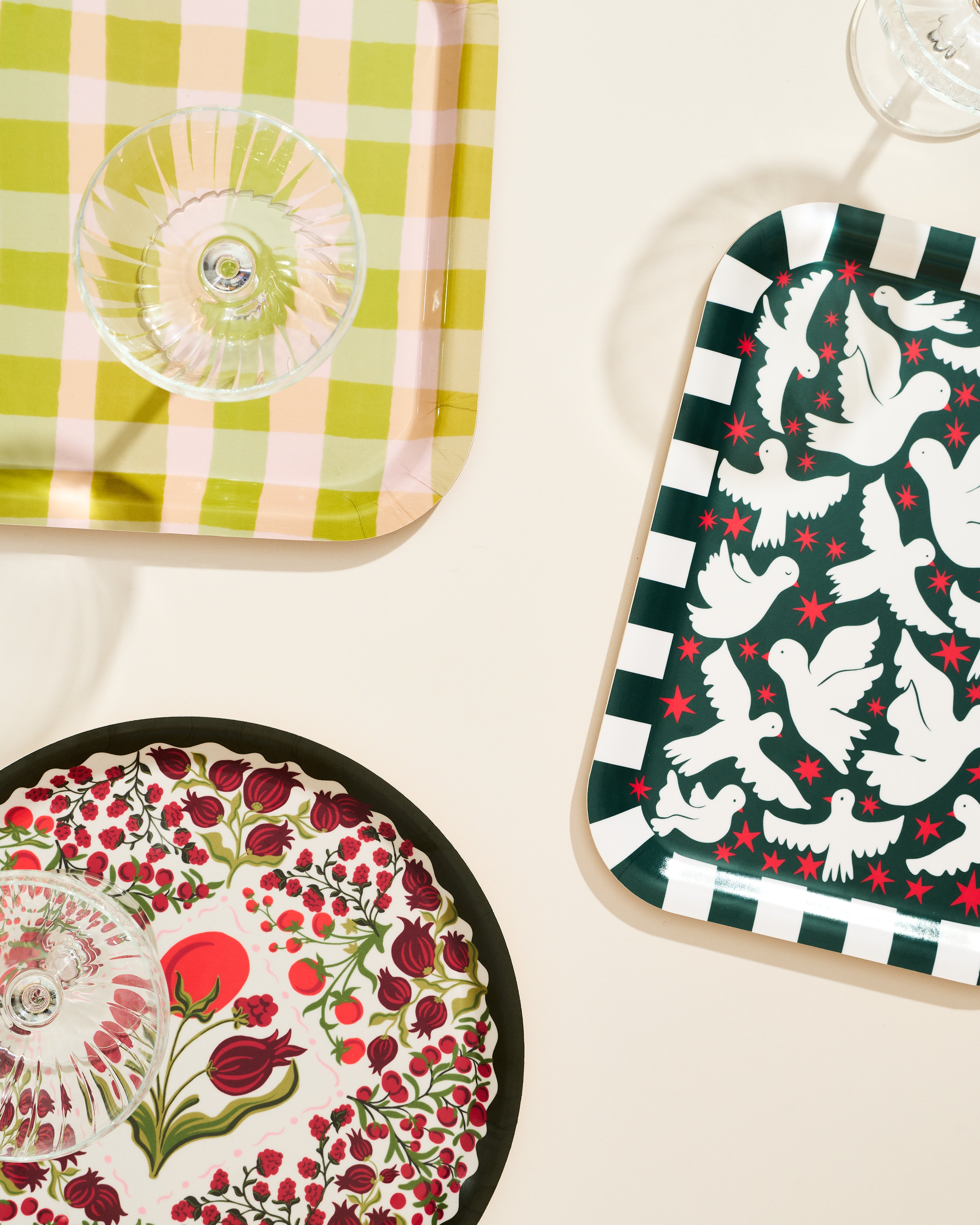 Heirloom garden tomato and floral illustrated round bent birch tray